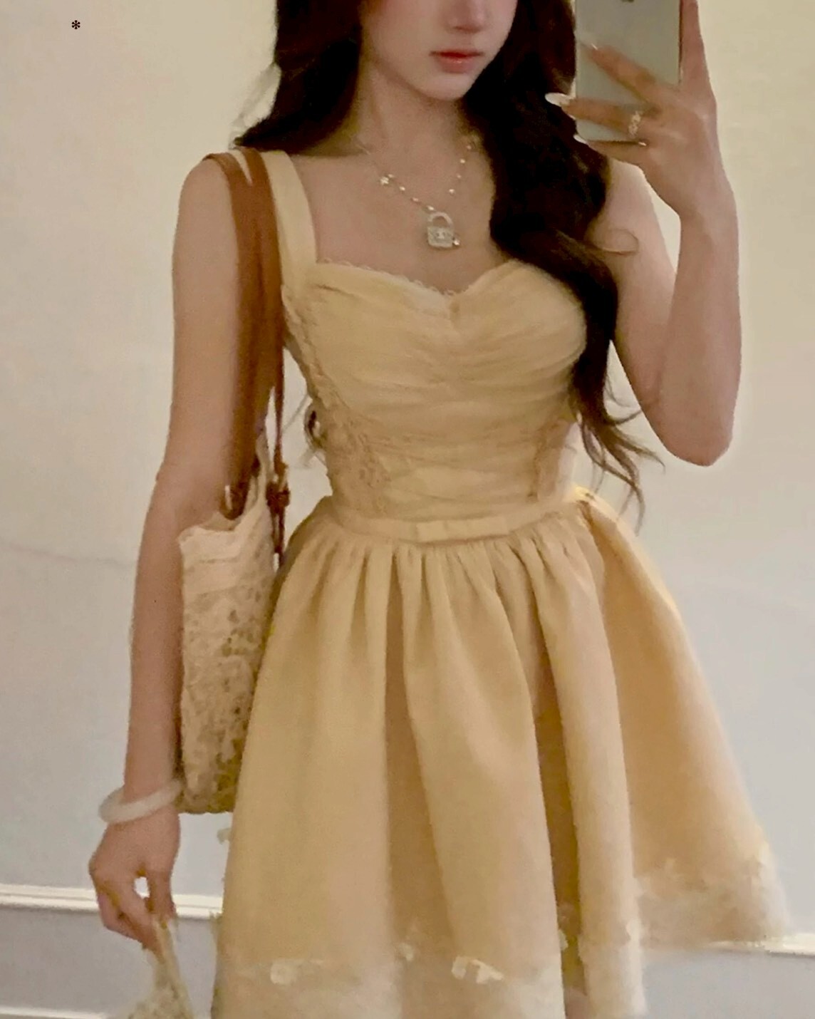 設計師家側邊交叉綁帶拚接蕾絲收腰洋裝