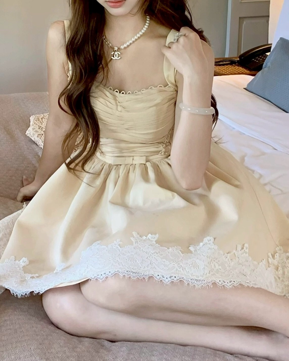 設計師家側邊交叉綁帶拚接蕾絲收腰洋裝