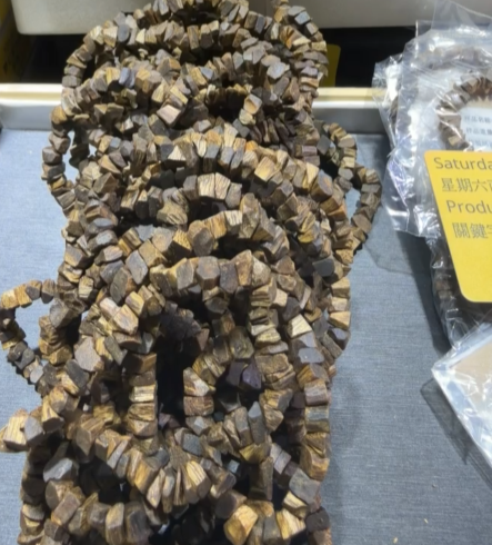 260321 - C6 綠奇楠高油沉香隨形手串（有證書版本）（需等約2-4星期）