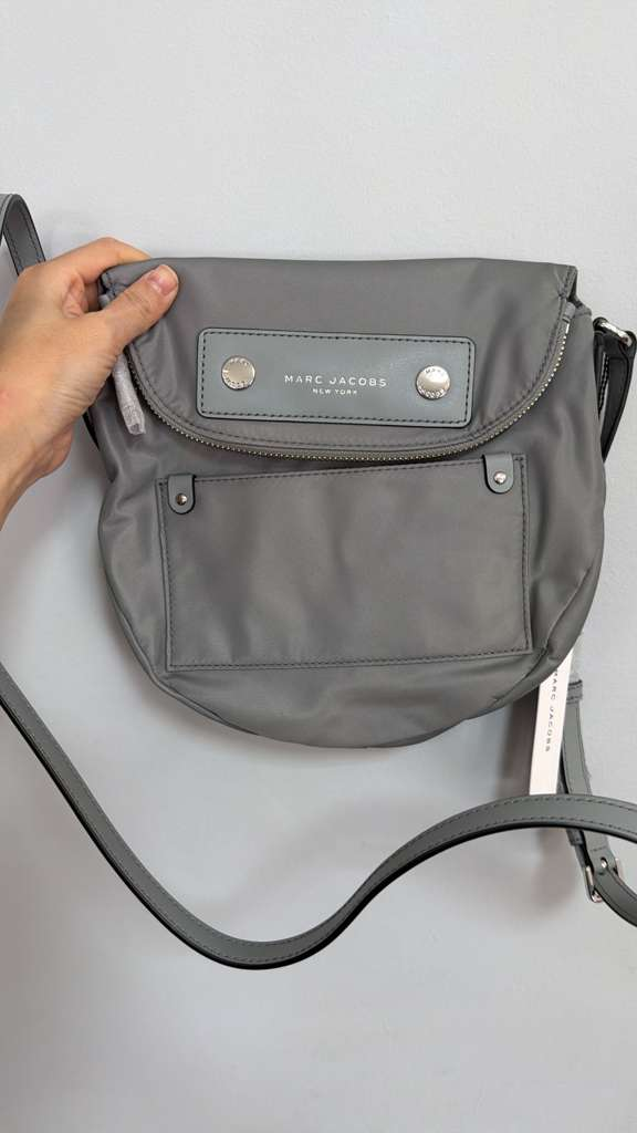 XA008 MARC JACOBS 灰色十年袋 24x23cm