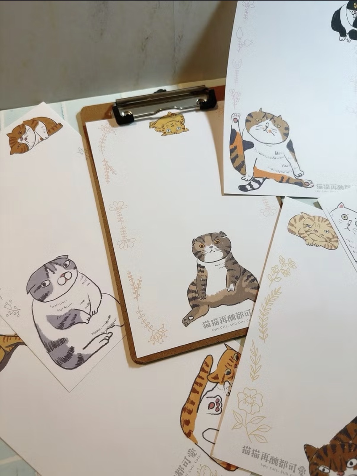 貓貓再醜都可愛 24枚便條紙 附板夾 A5｜針線球