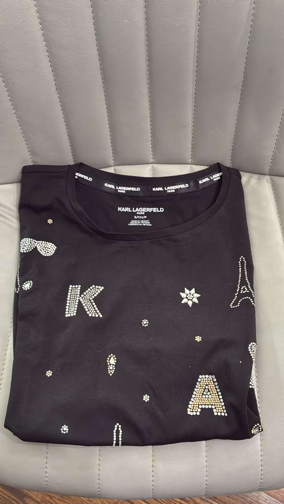 XA013 Karl largerfield 滿版圖案 tee 黑色