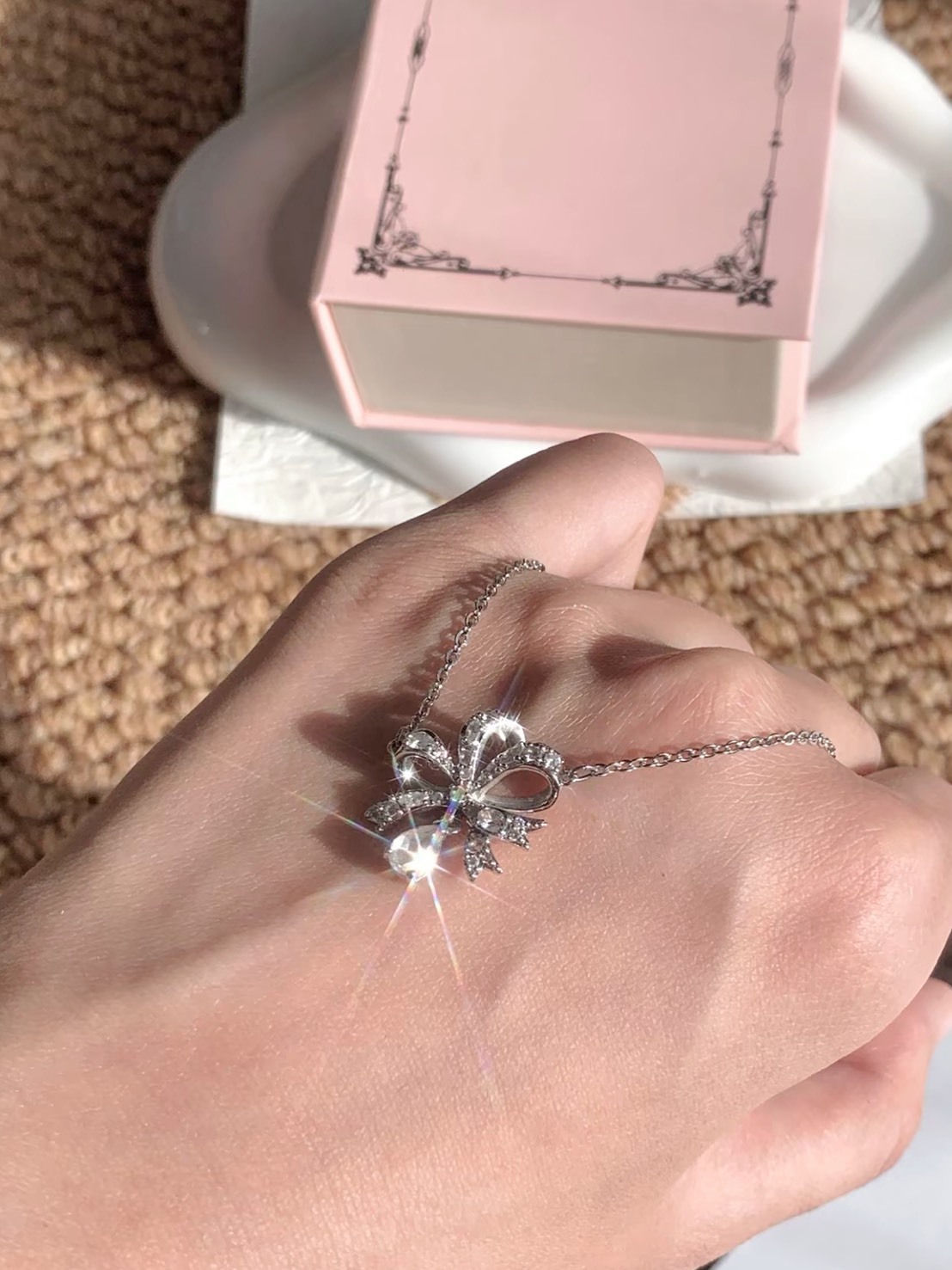 𝐒𝐖𝐀𝐑𝐎𝐕𝐒𝐊𝐈 施華洛世奇 VOLTA 蝴蝶結銀色 手鍊