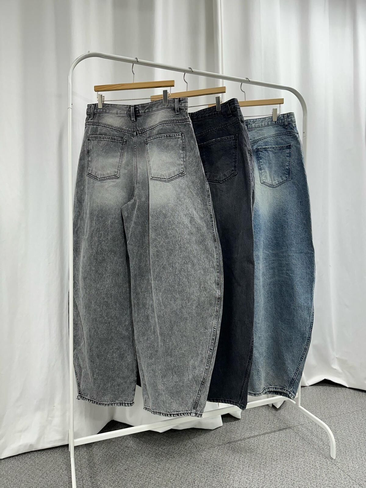 洗水鬆身牛仔褲 MODEN-001J