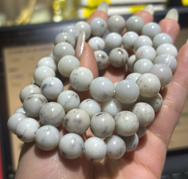 260321 - C15 11mm+桂花糕和田玉手串