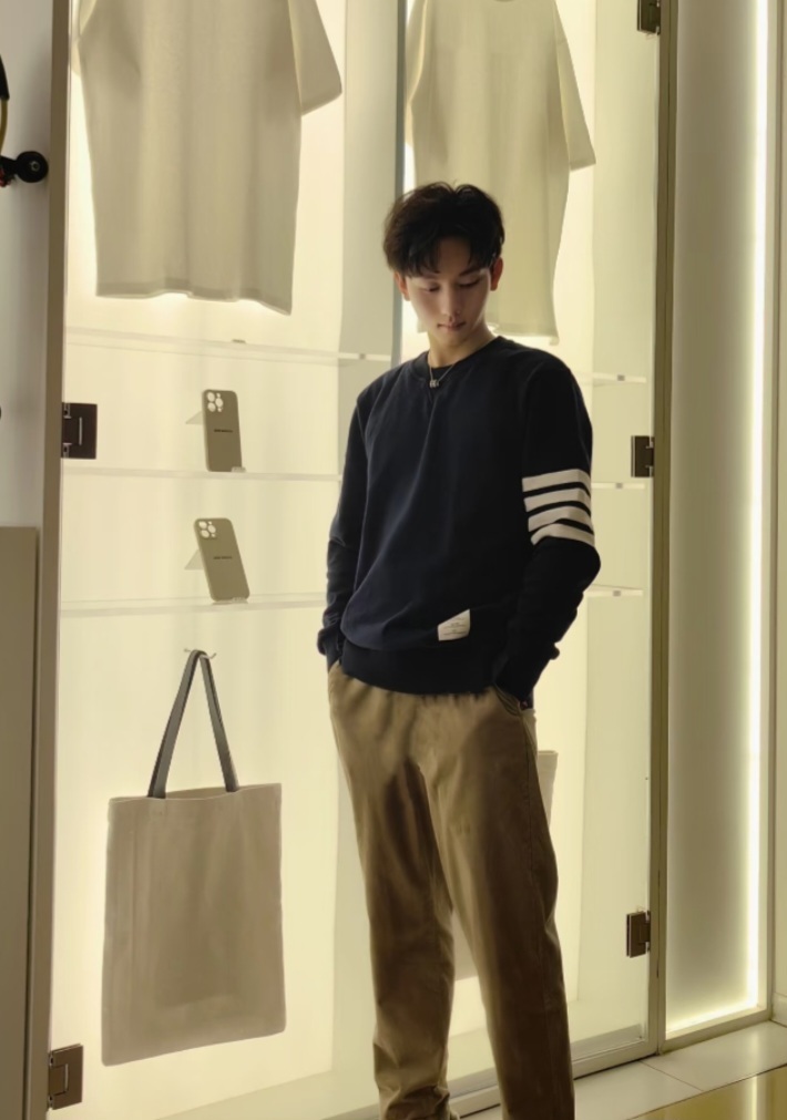 THOM BROWNE 深藍色 圓領 白標 衛衣