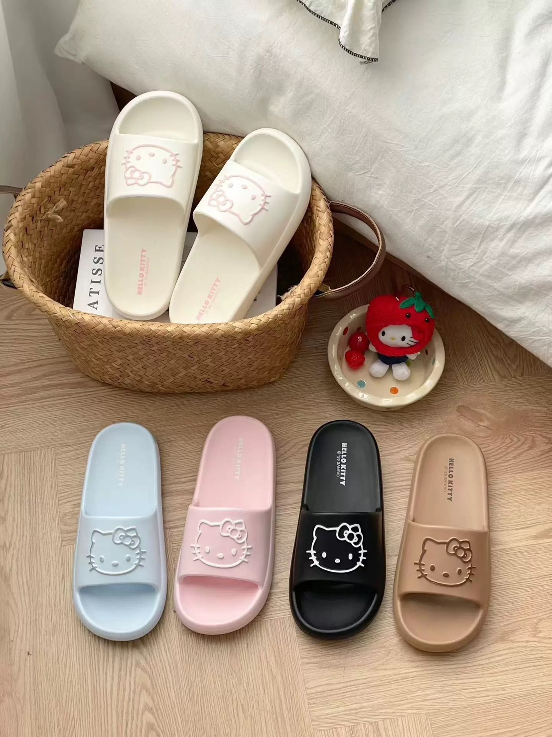 正版授權 SANRIO x HELLO KITTY 三麗鷗 踩屎拖鞋