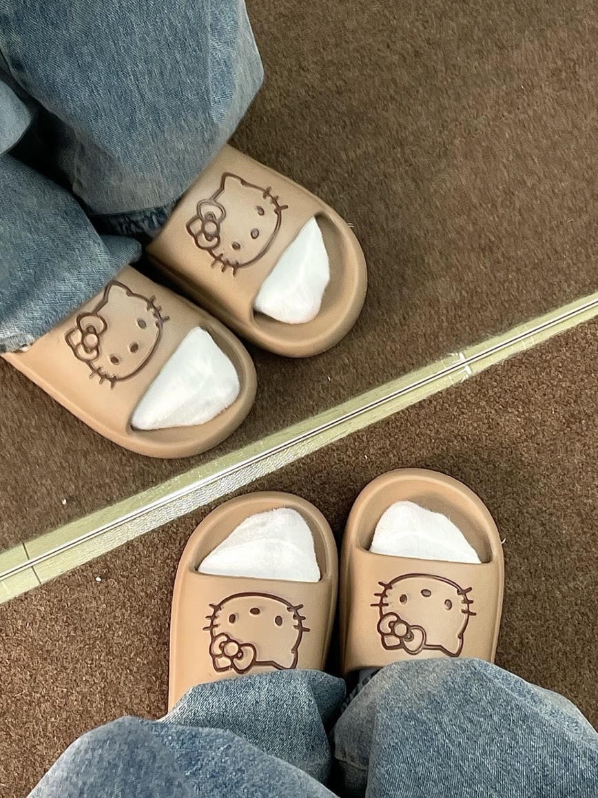 正版授權 SANRIO x HELLO KITTY 三麗鷗 踩屎拖鞋