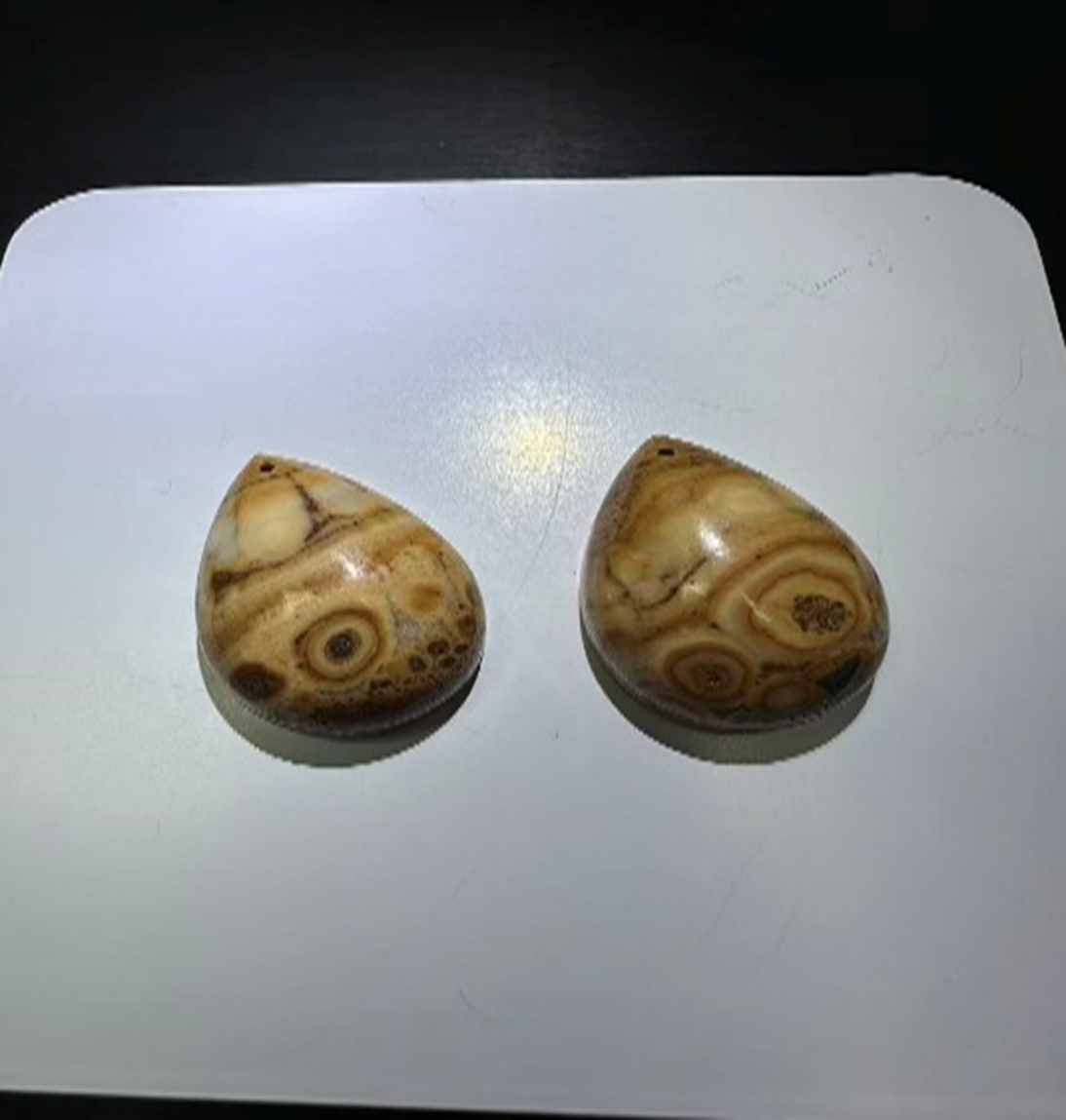 XB008 G8 魚子舍利吊墜(水滴) 隨機