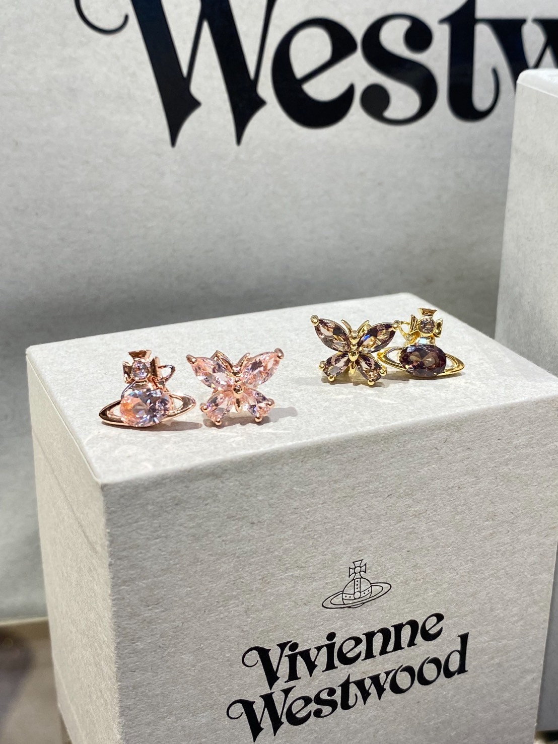 VIVIENNE WESTWOOD 西太后 蝴蝶 土星鑽 耳環