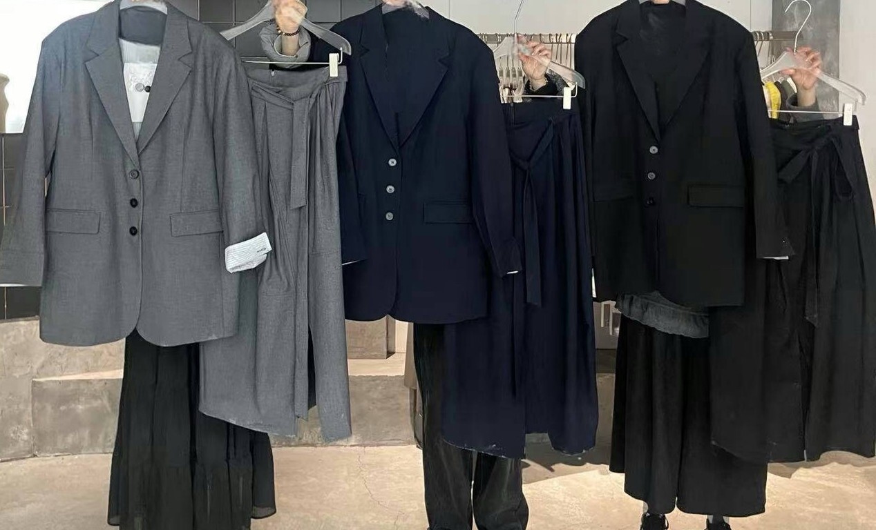 050193 小眾設計款! 拼接袖口西外 - 2 colors