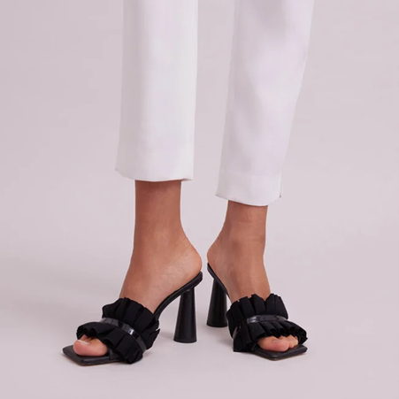 1AF0323-275 [ANNE FONTAINE] Muxica Mules Black #P22A10603 (EU)