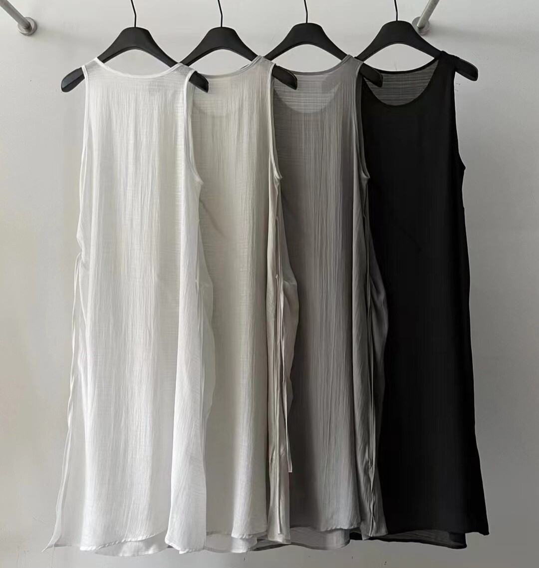 040705 透感背心長罩衫 - 黑色