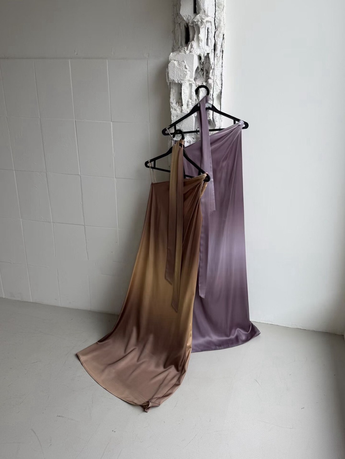 060292 漸層緞面長洋裝 - 2 colors