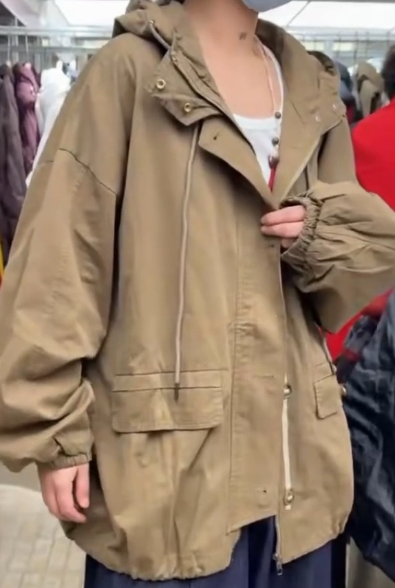 061470 工裝薄外套 - 卡其