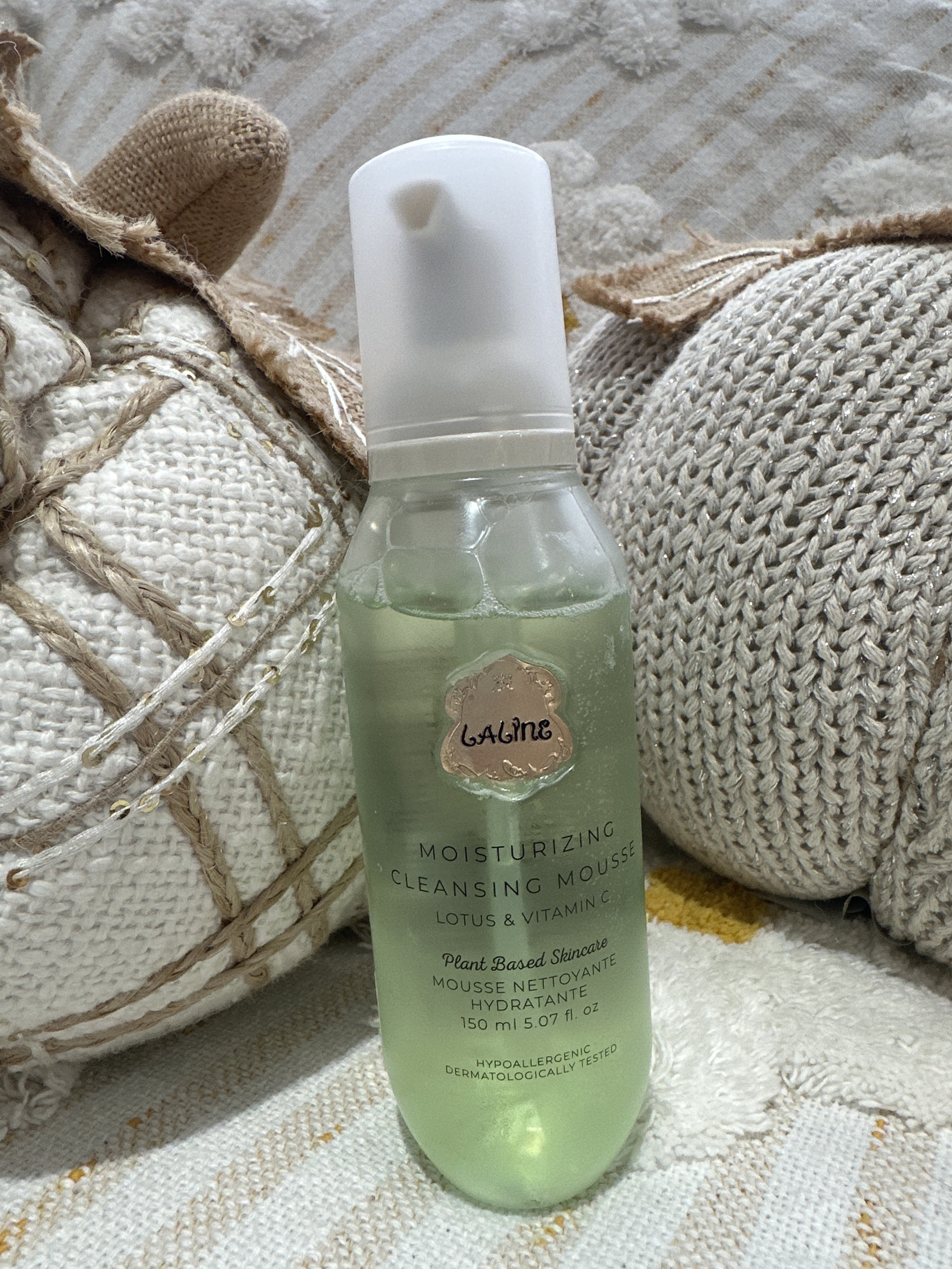 RR17 Laline 保濕泡沫潔面慕斯 150ml Moisturizing Cleansing Mousse 150ml + Laline 去角質潔面乳 100ml Exfoliating Cleanser 100ml