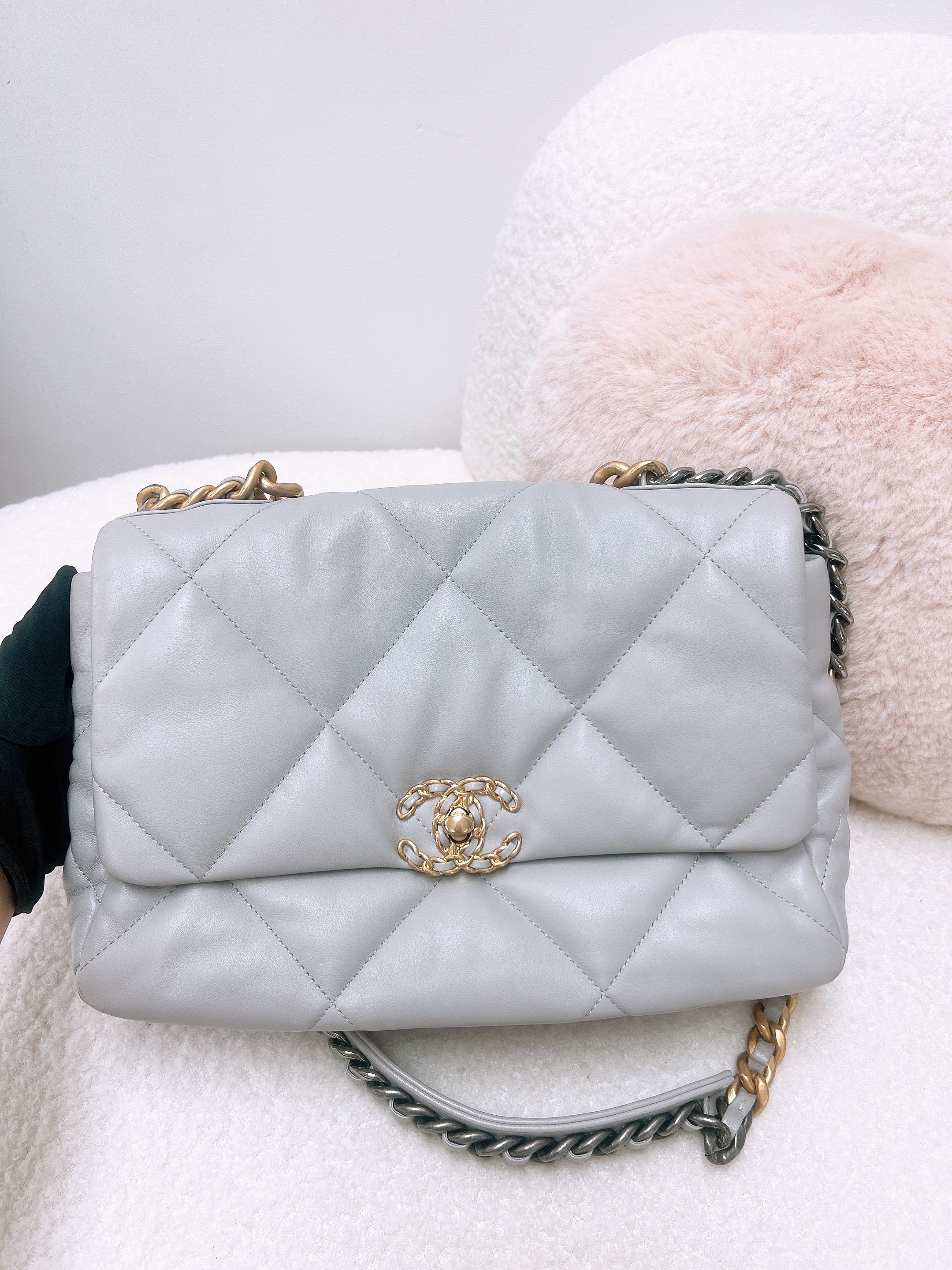 Chanel 19 flap bag large grey