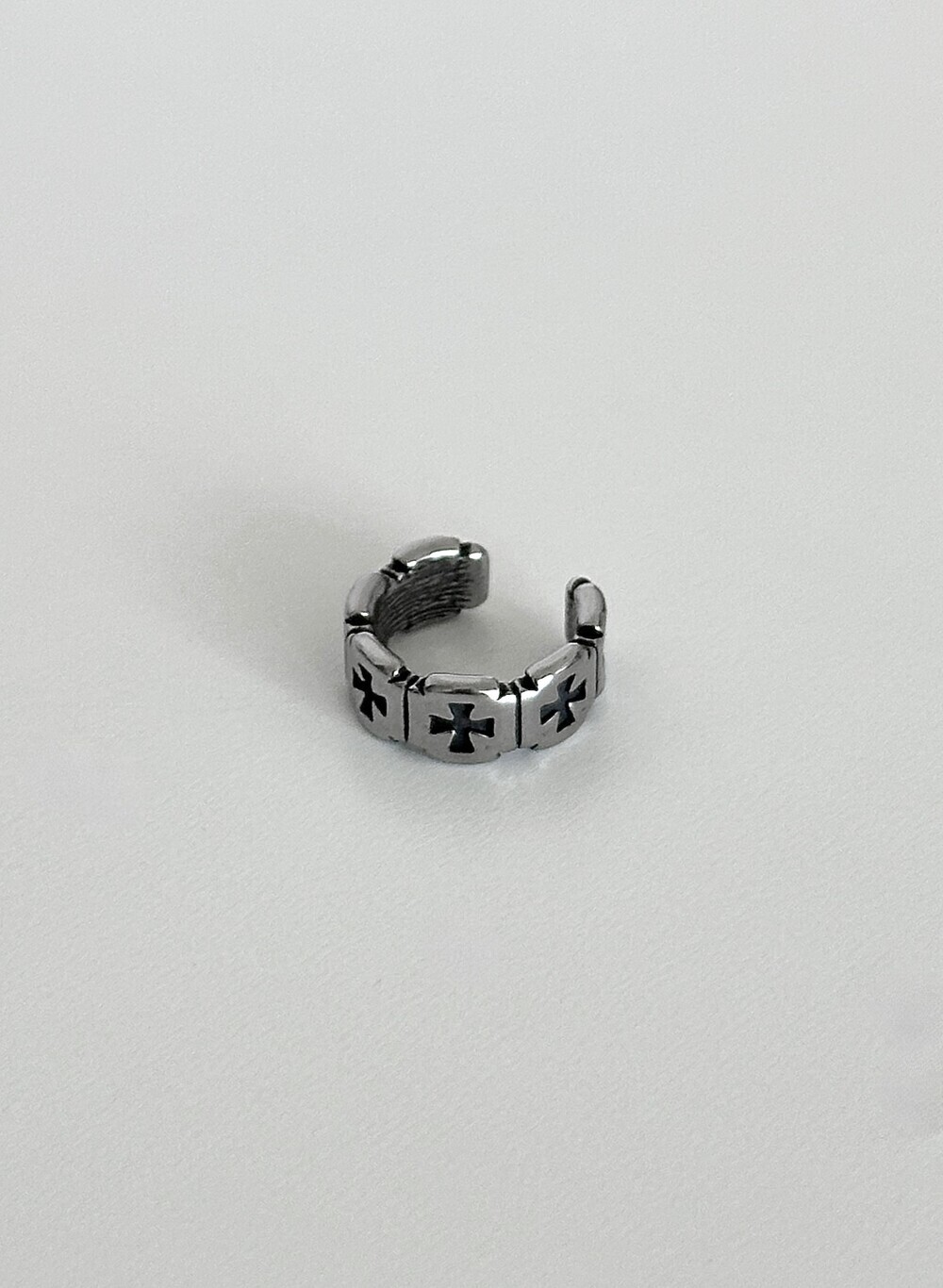 OFUSE Cross Earcuff 十字架 耳骨夾