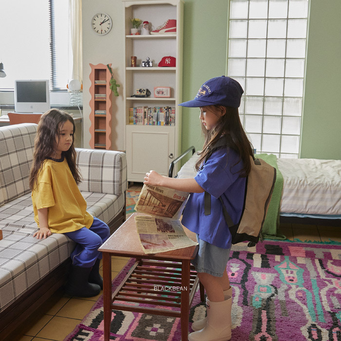 正韓夏BLACKBEAN 小童兩色飽和色系字母上衣