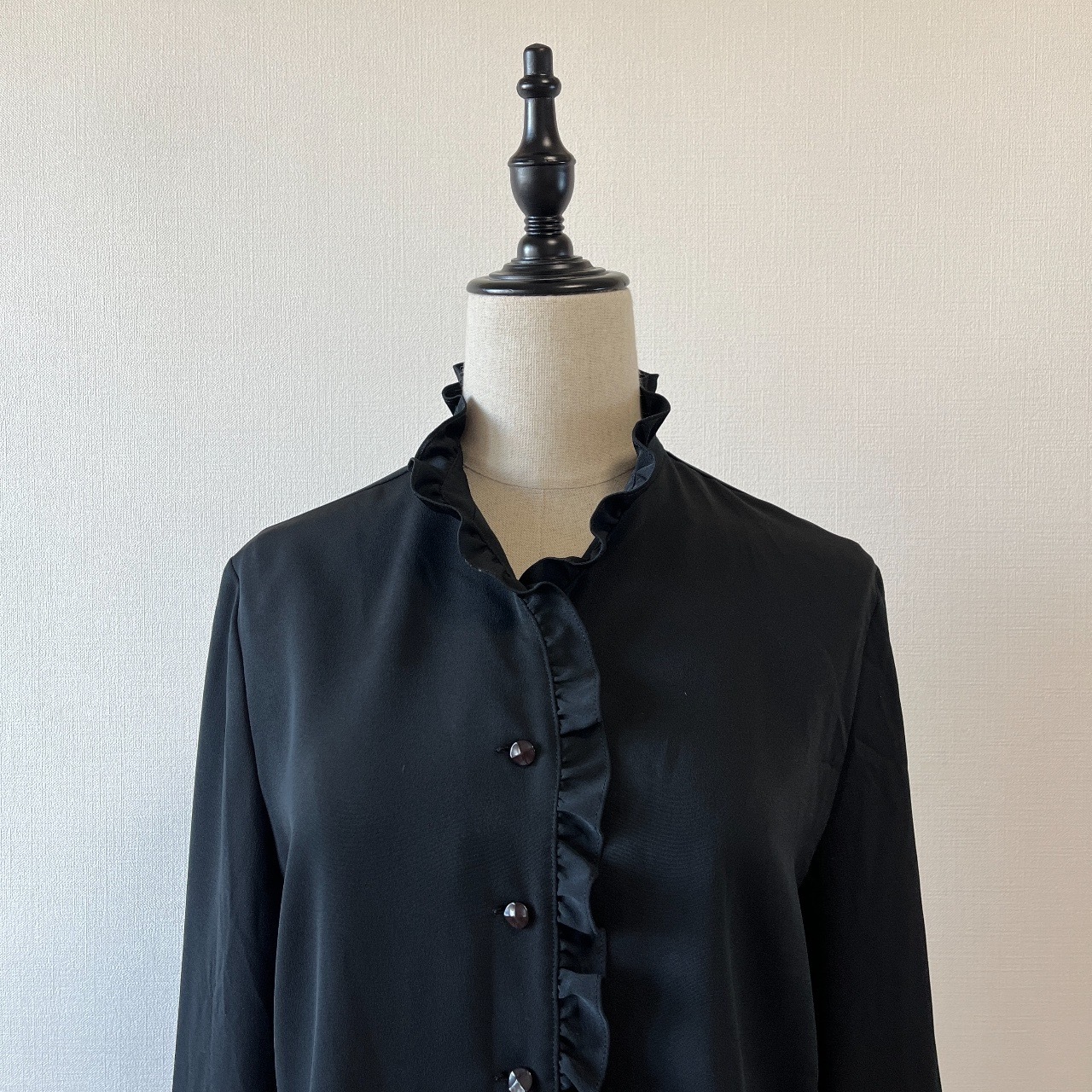 日本製黑色荷葉領古著上衣