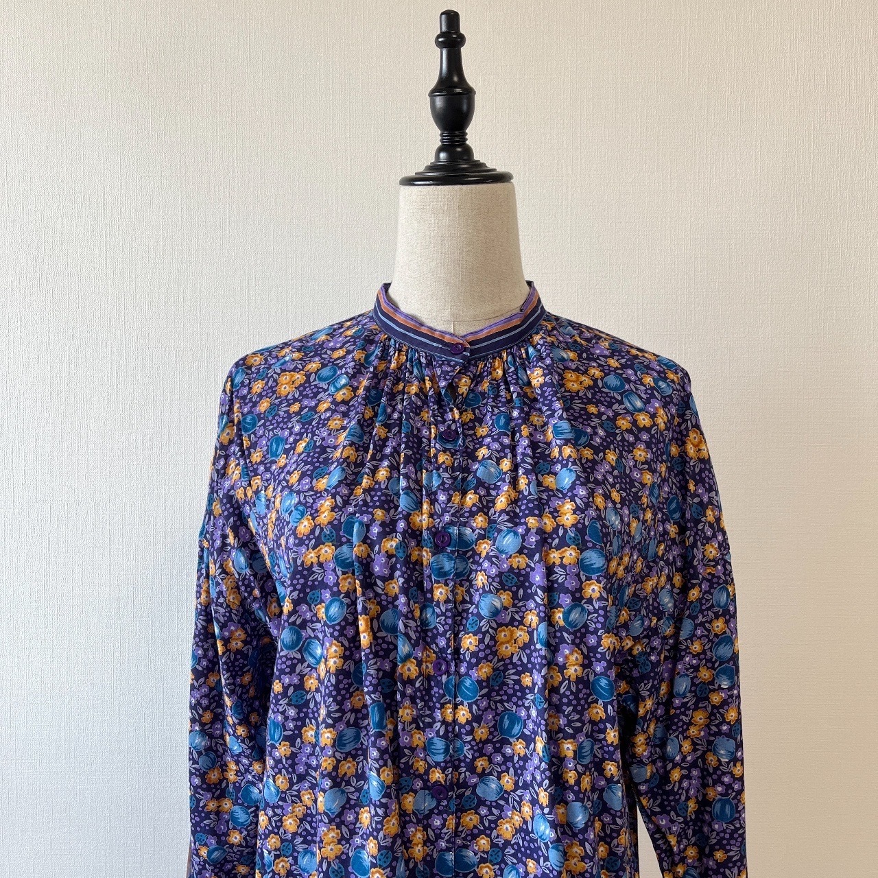 紫藍色碎花瓢蟲圖案綿質長袖上衣