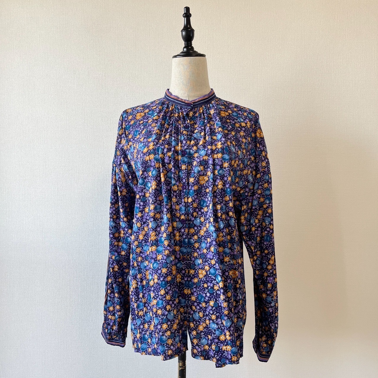 紫藍色碎花瓢蟲圖案綿質長袖上衣