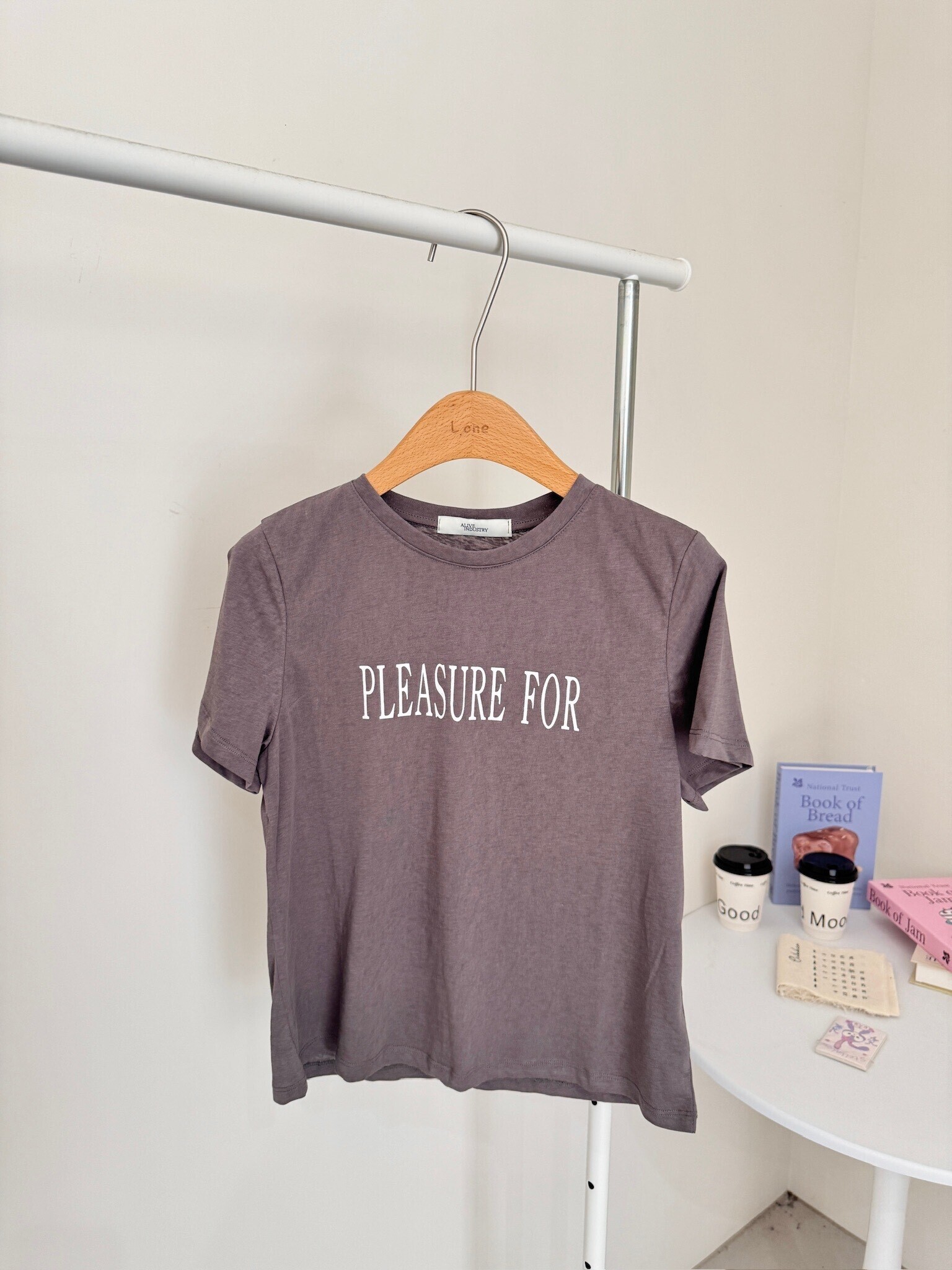 字母薄款短袖上衣