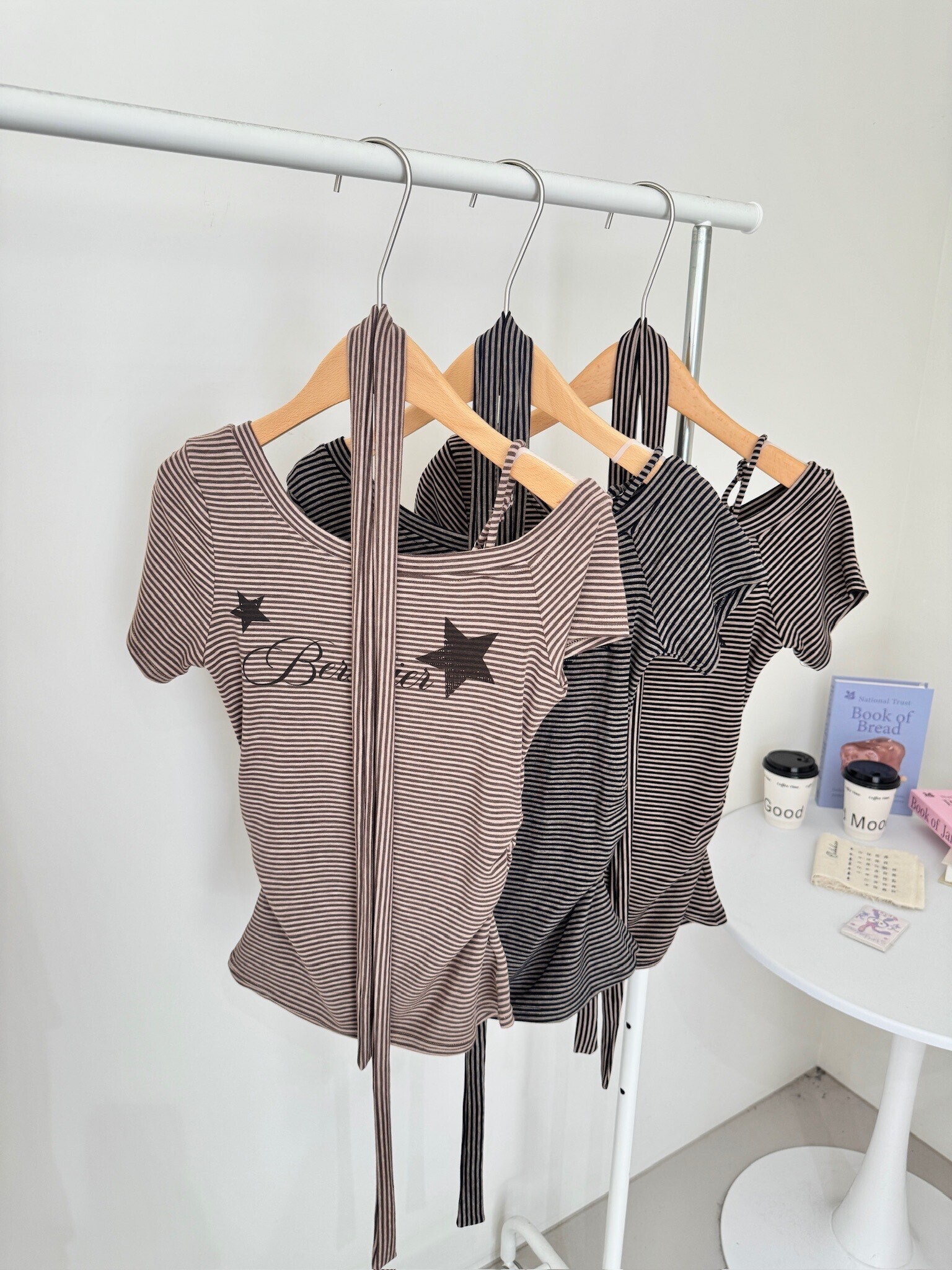 條紋斜肩甜酷上衣