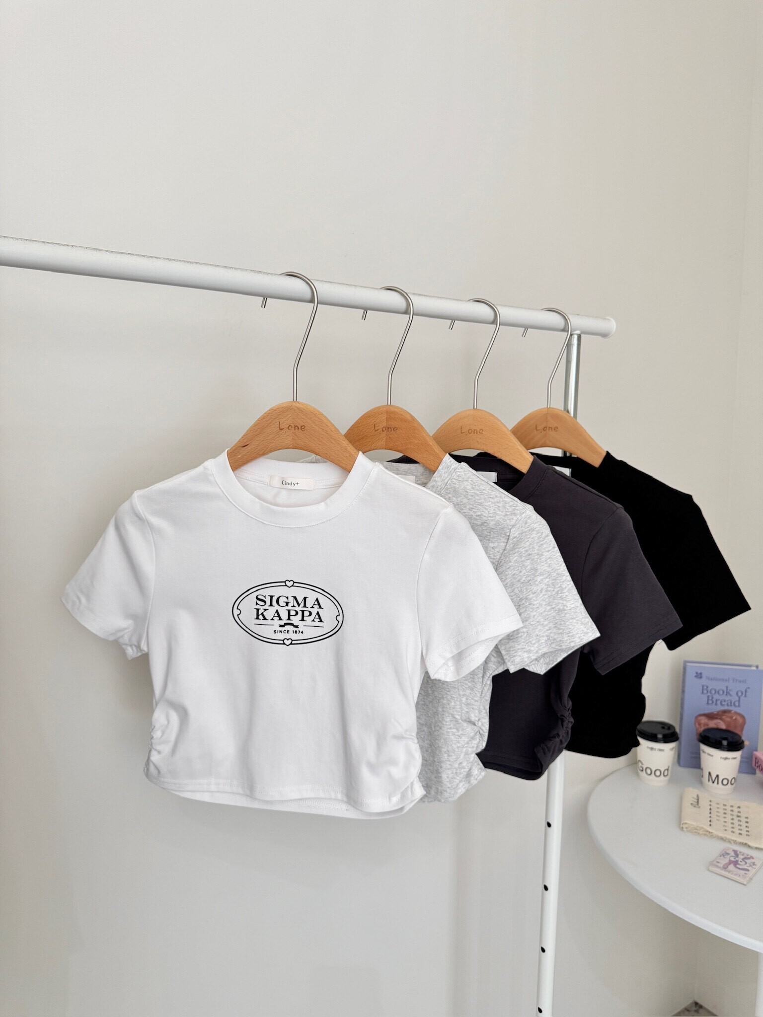 字母抓皺短版上衣