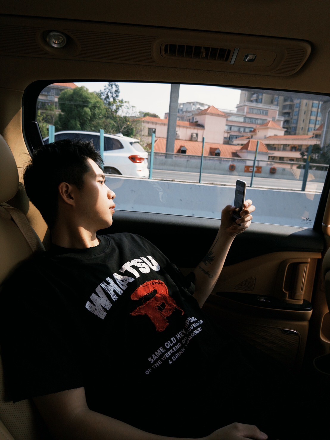 WHATSU 貼布印花短袖