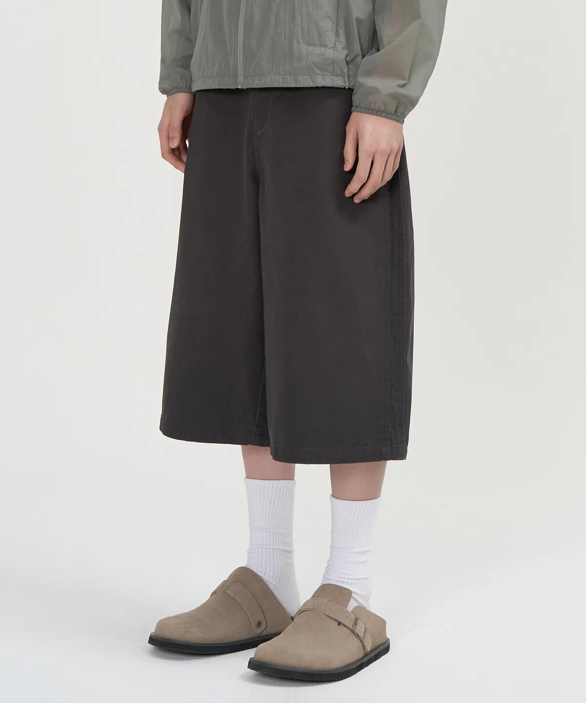 【OWN】TOFFEE 迷你口袋 百慕達 寬褲 7分褲 休閒 春夏 必備 不分男女 黑色 炭灰 卡其