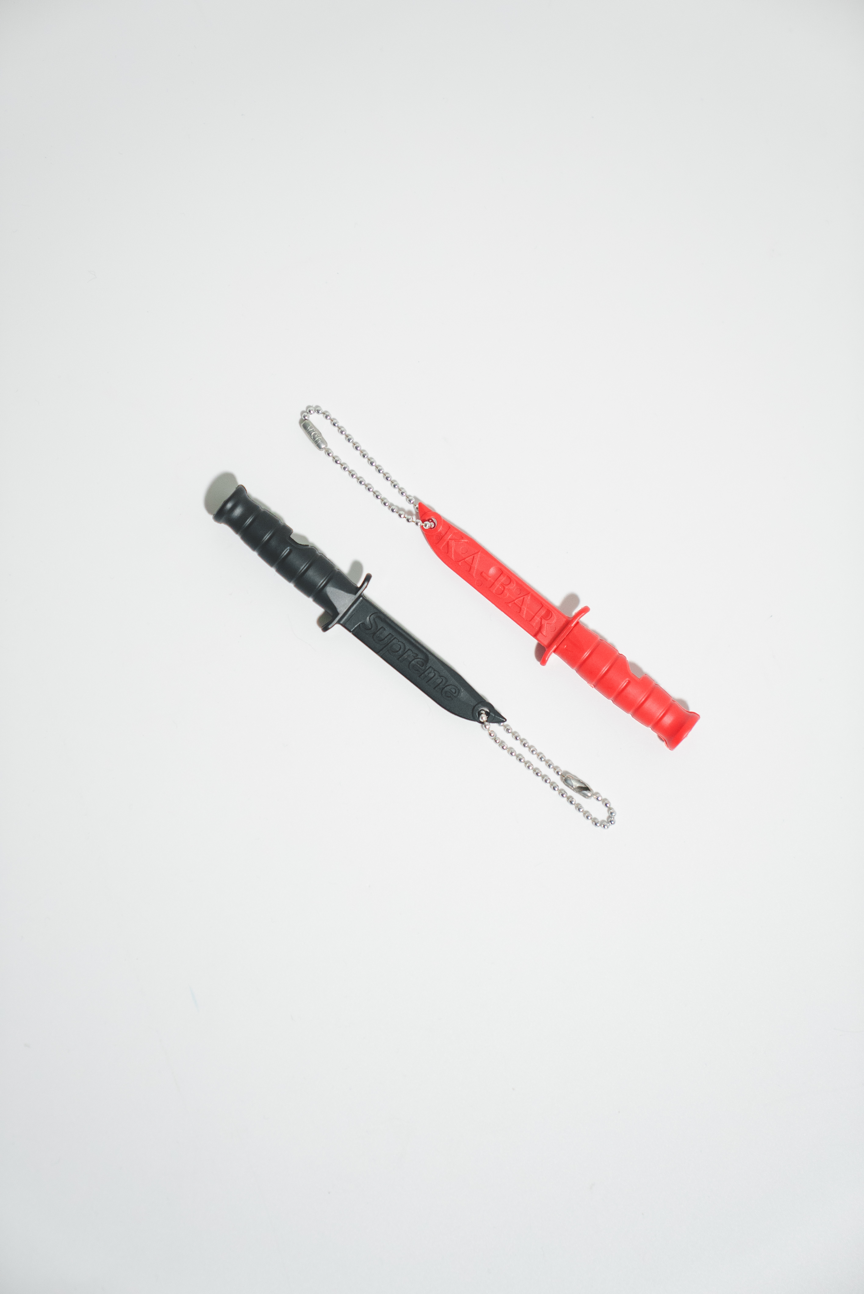 【Focus Store】現貨秒發 Supreme x Ka-Bar SS26 Week3 Emergency Whistle Keychain 緊急哨鑰匙圈 兩色