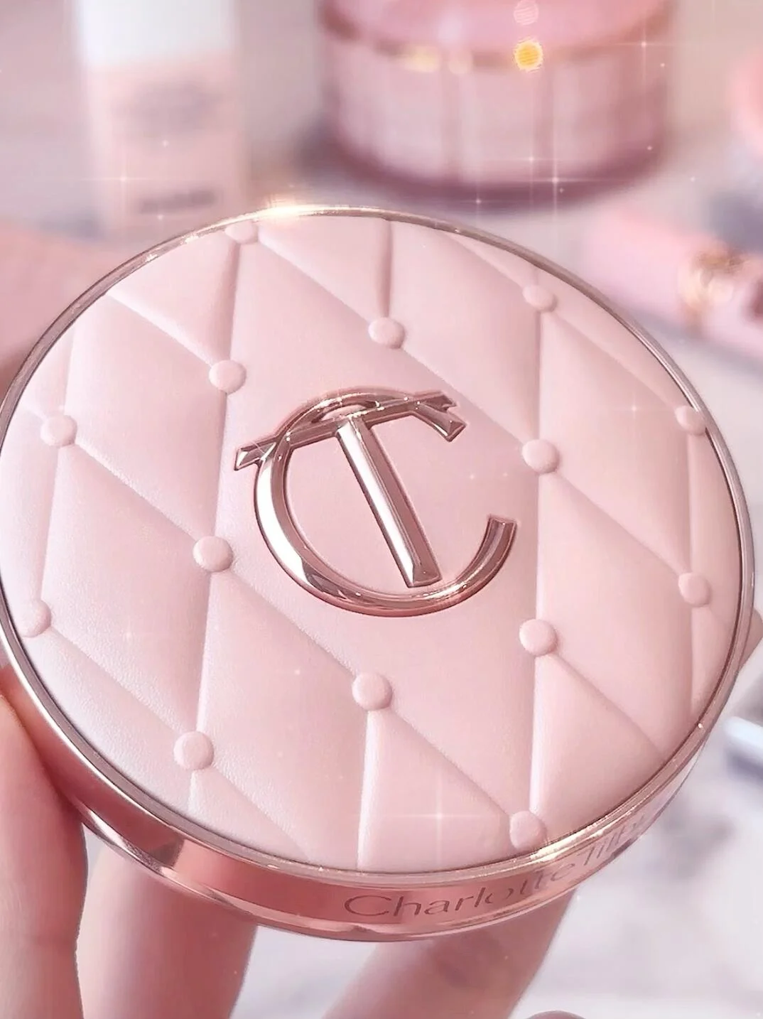 預購產品 (7-10天出貨)丨CHARLOTTE TILBURY 粉紅菱格微光氣墊粉底