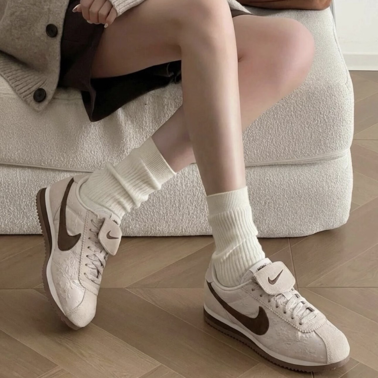 NIKE CORTEZ TEXTILE 奶咖 溫柔 雕花 翻蓋鞋舌 阿甘鞋 IQ3624-667