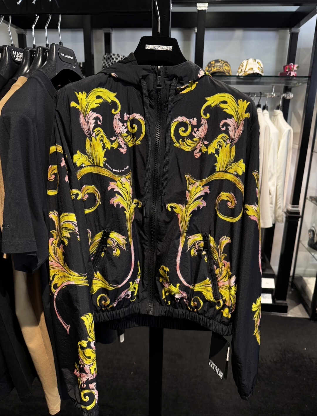 VJC 女款 經典圖案 薄外套 黑色