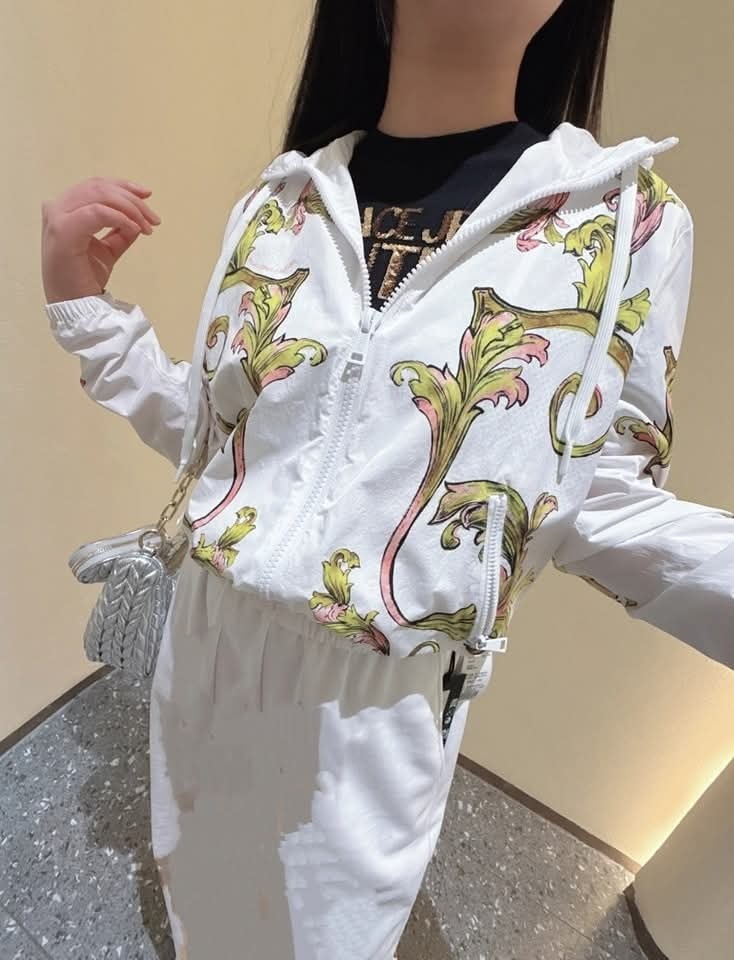 VJC 女款 經典圖案 薄外套 白色