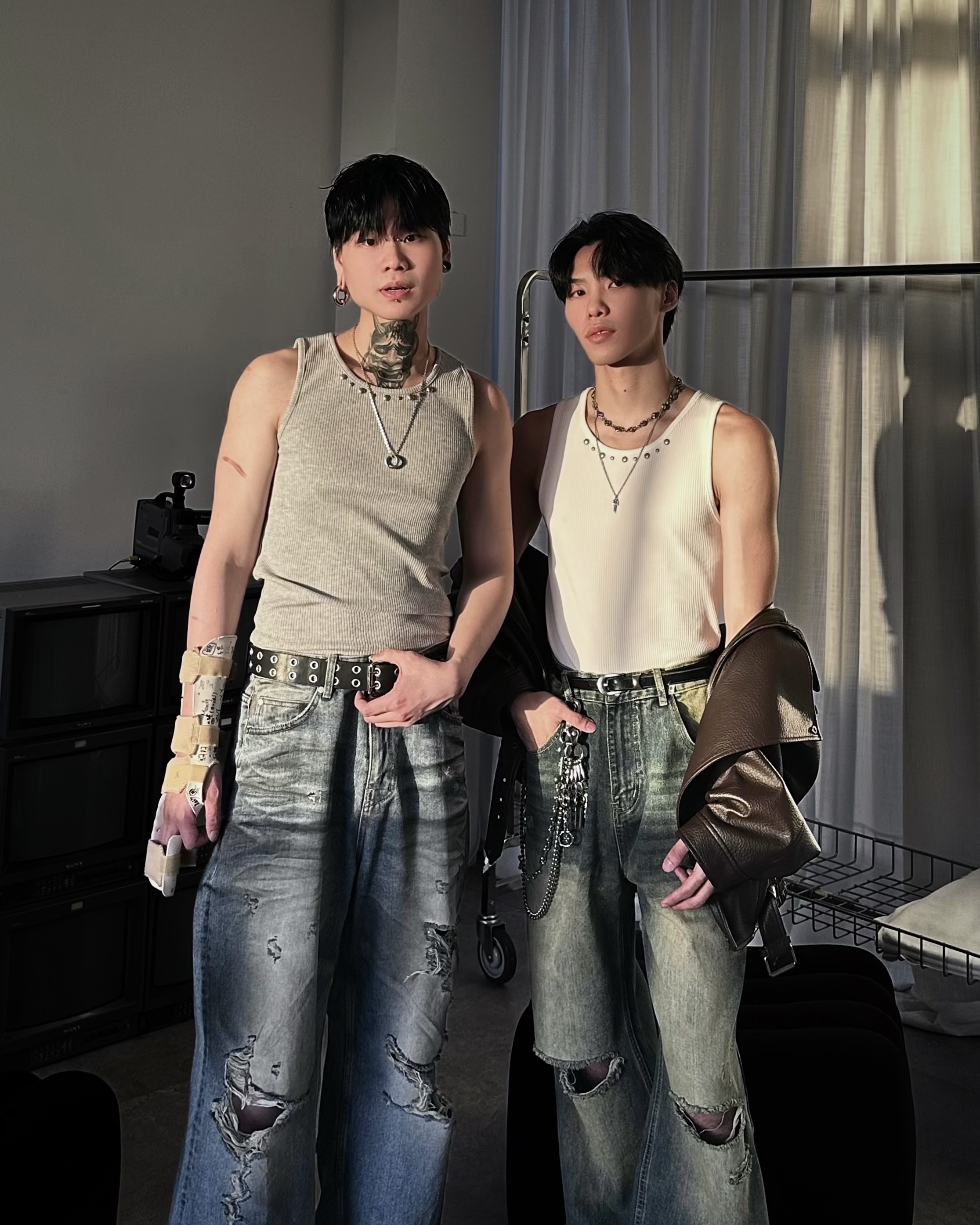 𝐇·𝐓·𝐒 韓國 卯釘設計 素面 螺紋 緊繃修身 無袖 內搭 上衣 背心