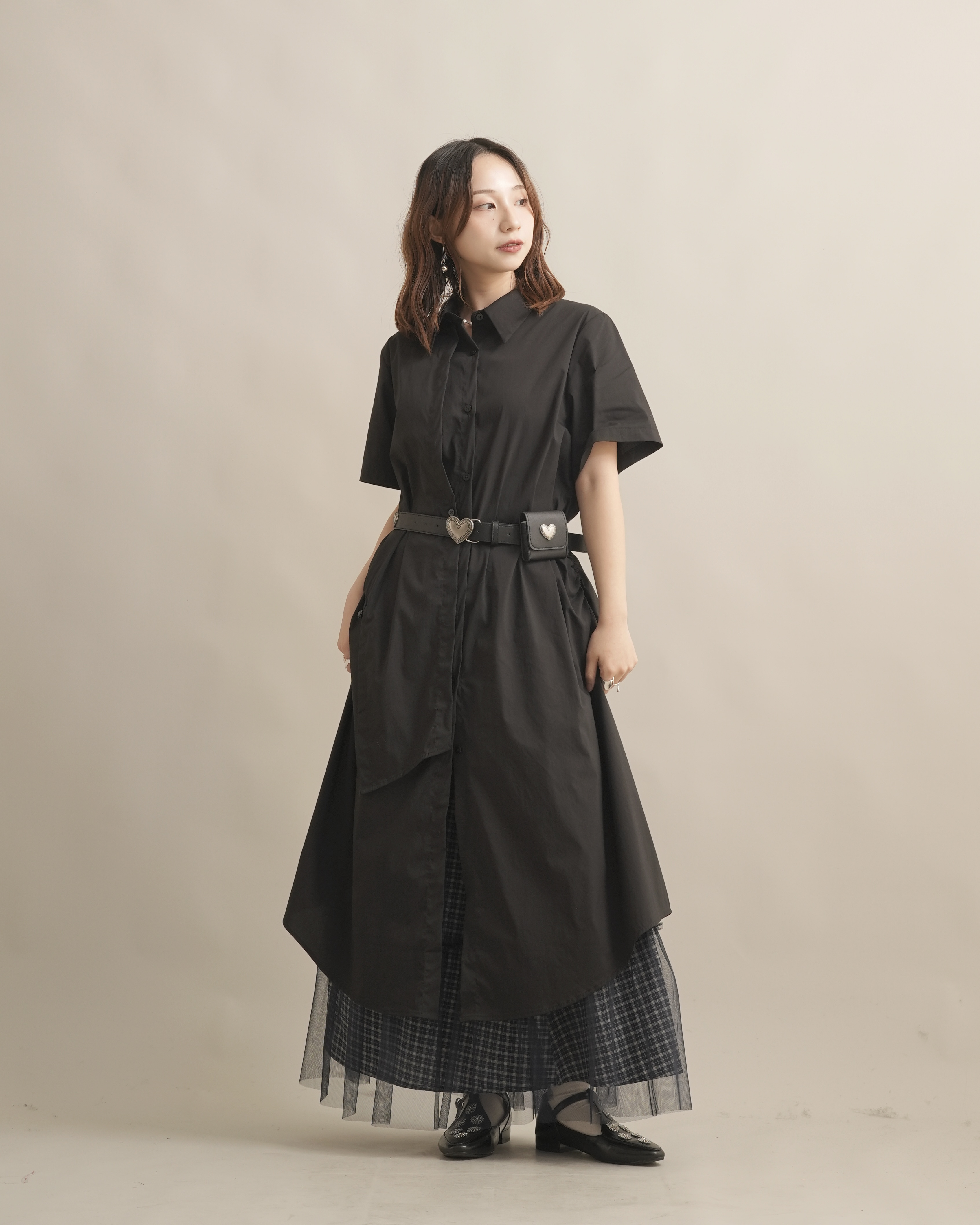 060270 小眾設計款! 側抓皺短袖襯衫洋 - 黑