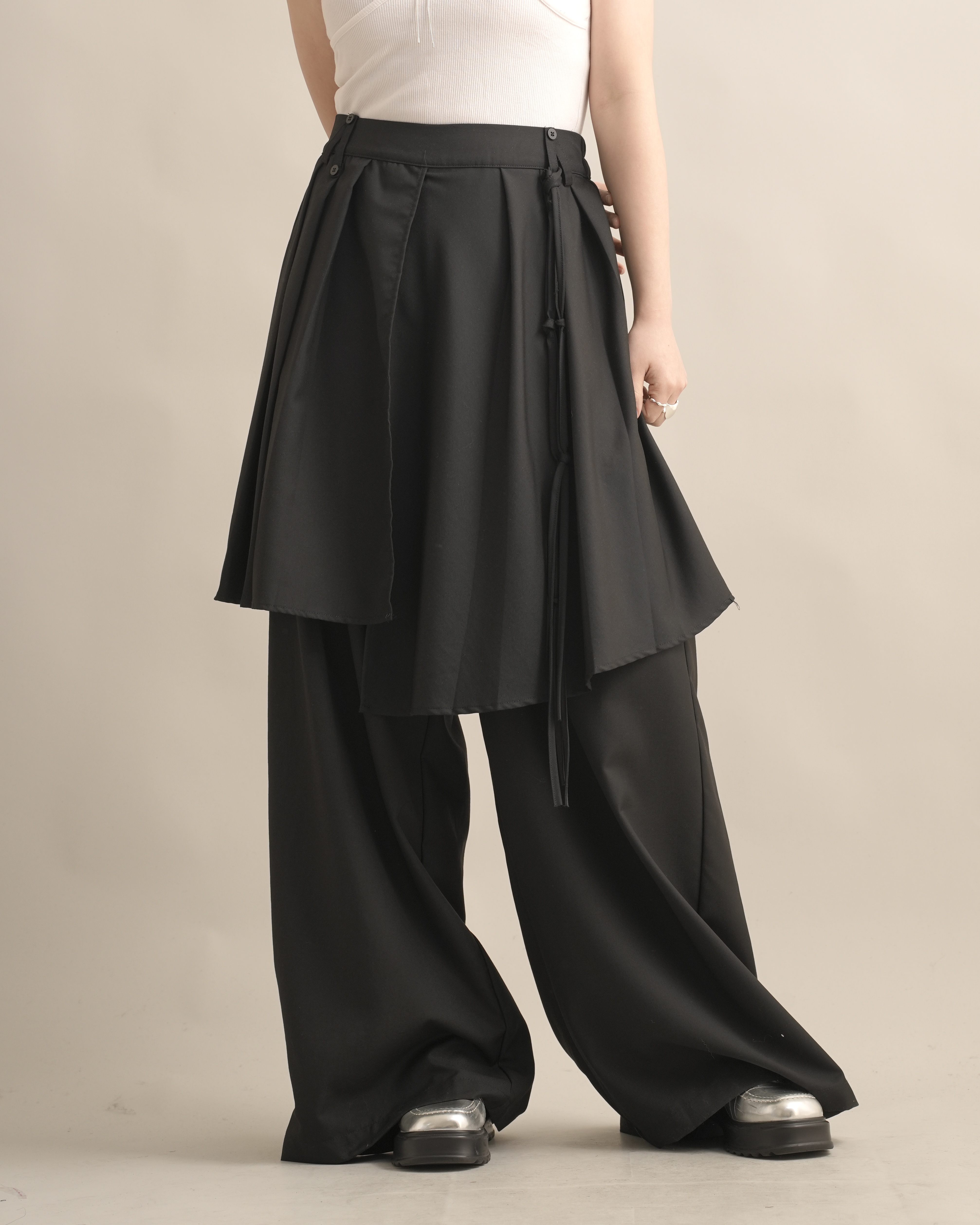 060224 小眾設計款! 多層次落地感寬褲 - 2 colors