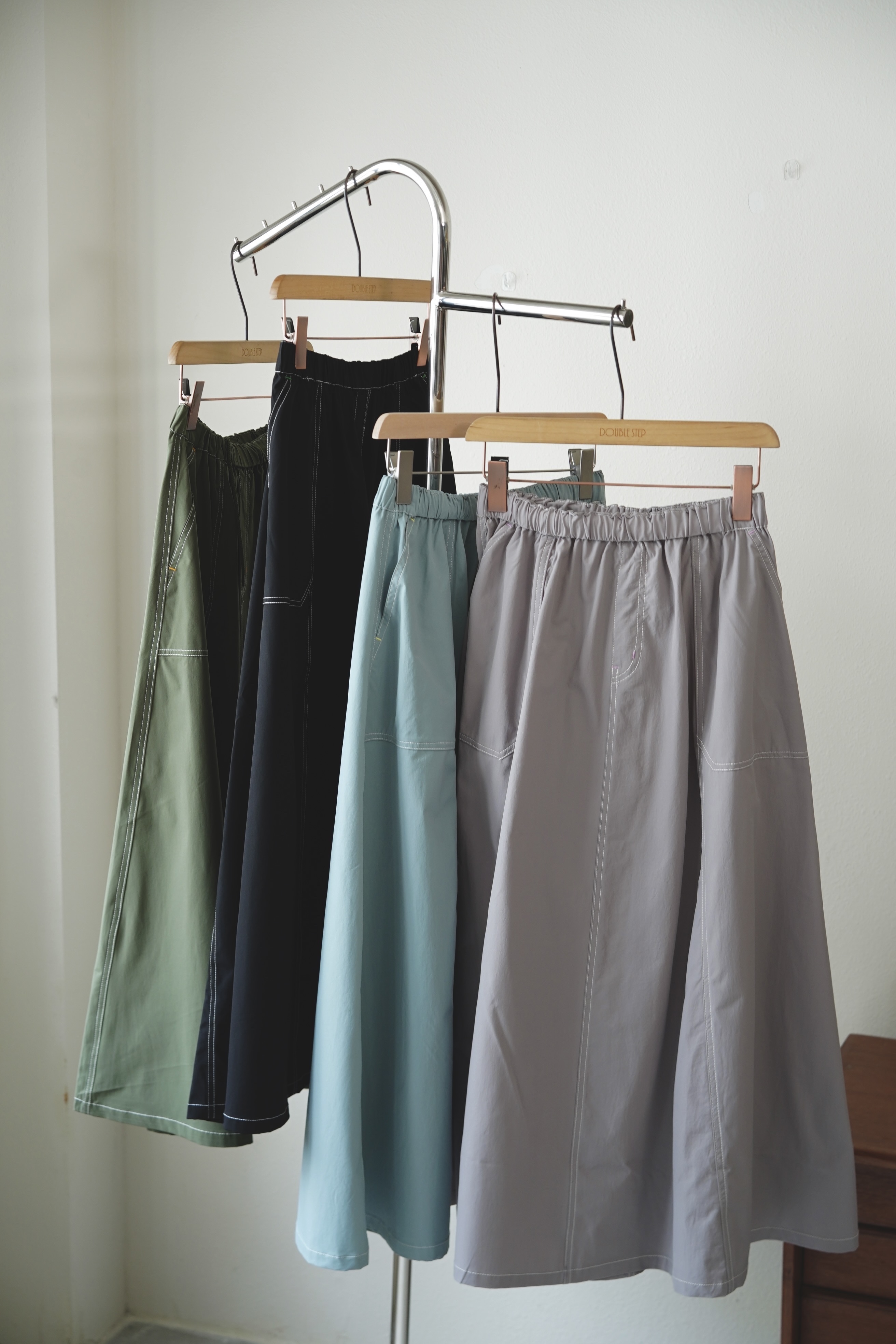 休閑感明線傘裙 - SK62005