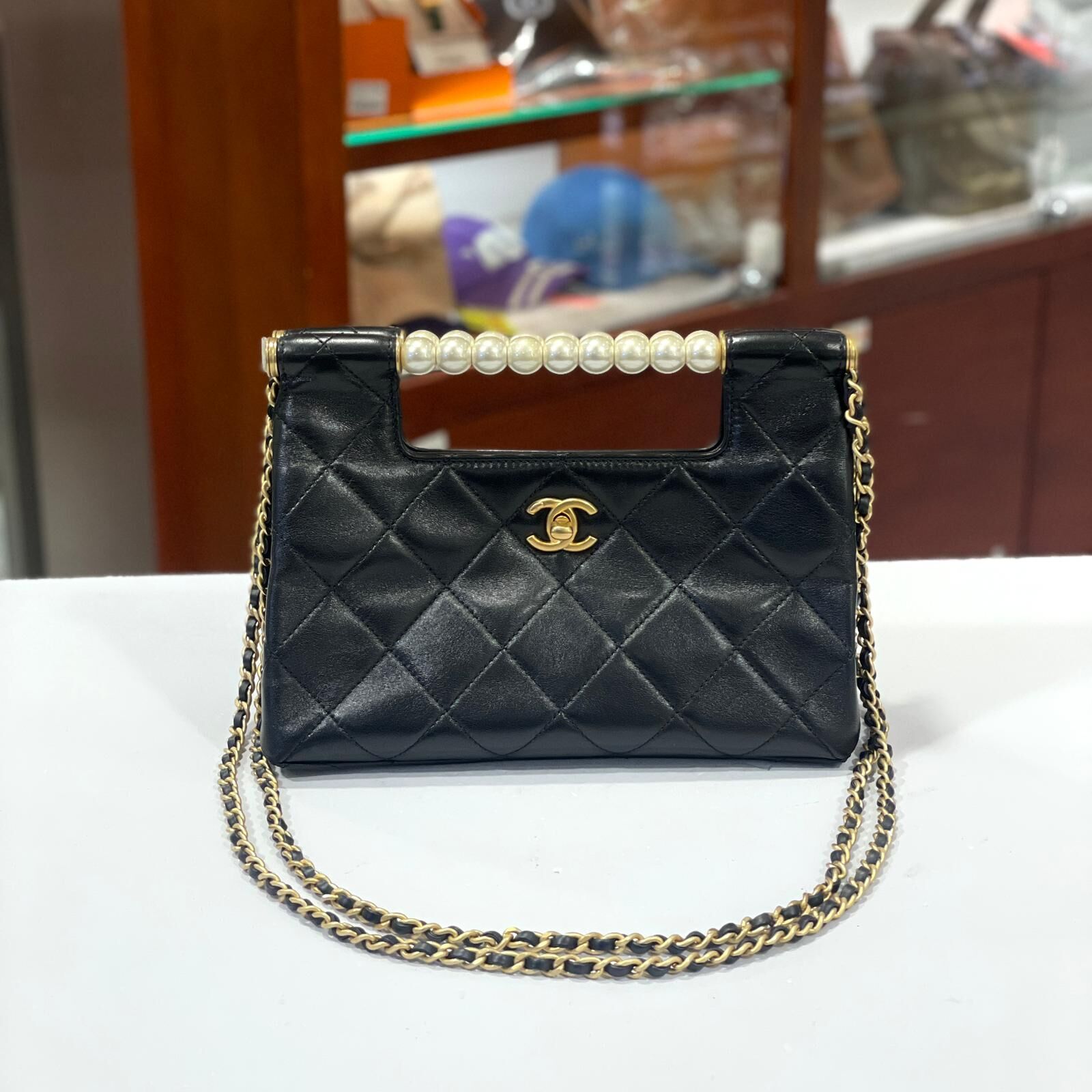 全新CHANEL斜揹包 AS5413 黑色羊皮珍珠手柄購物袋@晶片款  #BRAND NEW #香榭站正品