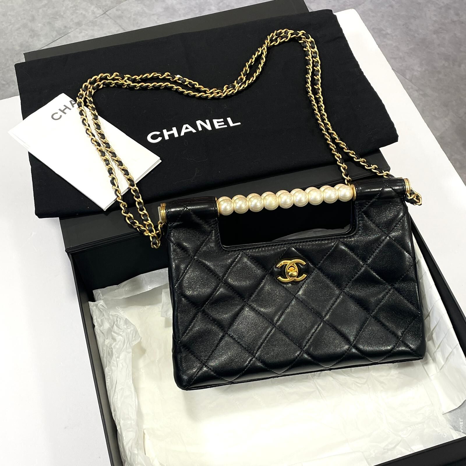 全新CHANEL斜揹包 AS5413 黑色羊皮珍珠手柄購物袋@晶片款  #BRAND NEW #香榭站正品