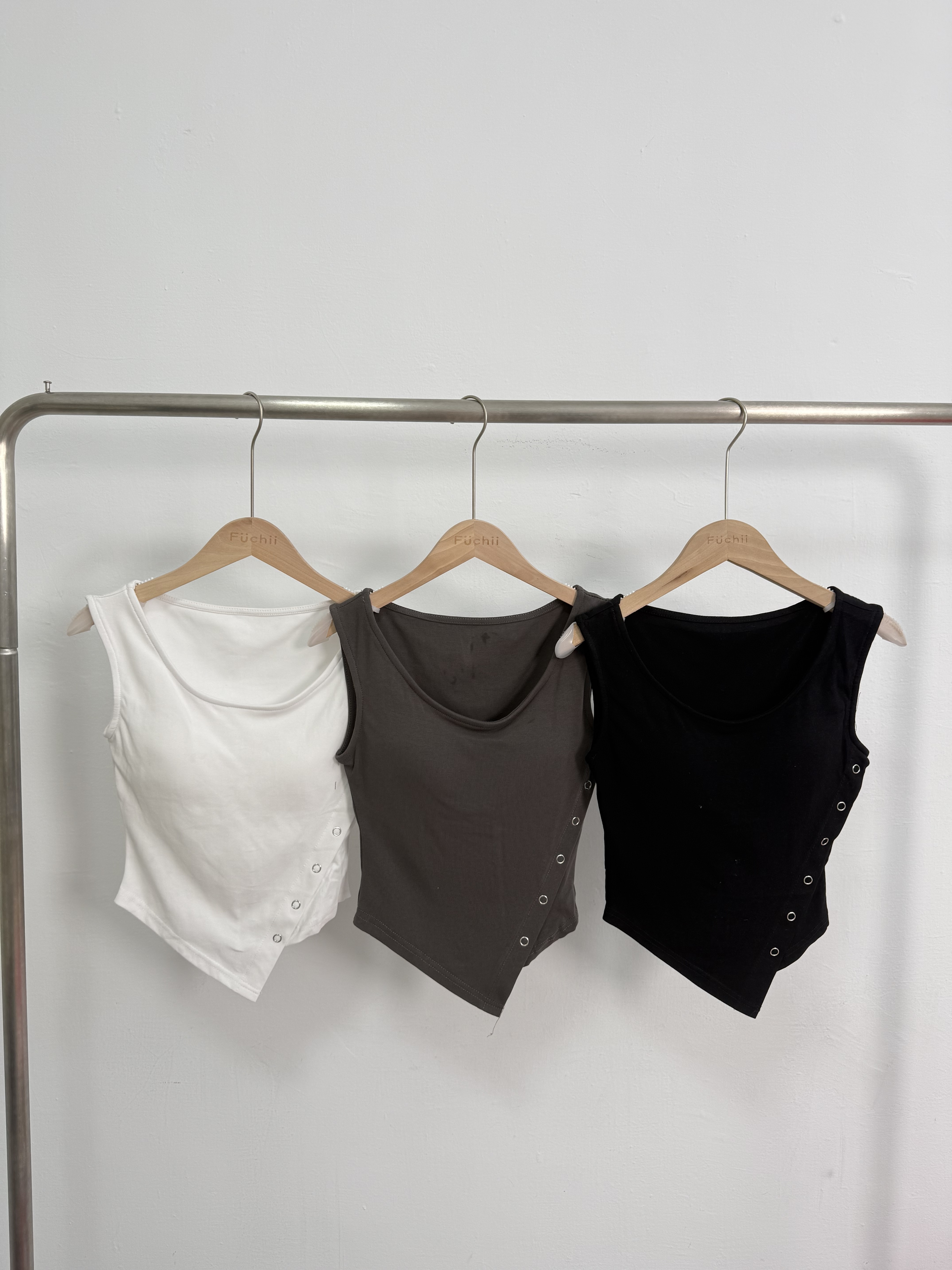 NEW側排扣設計胸墊上衣