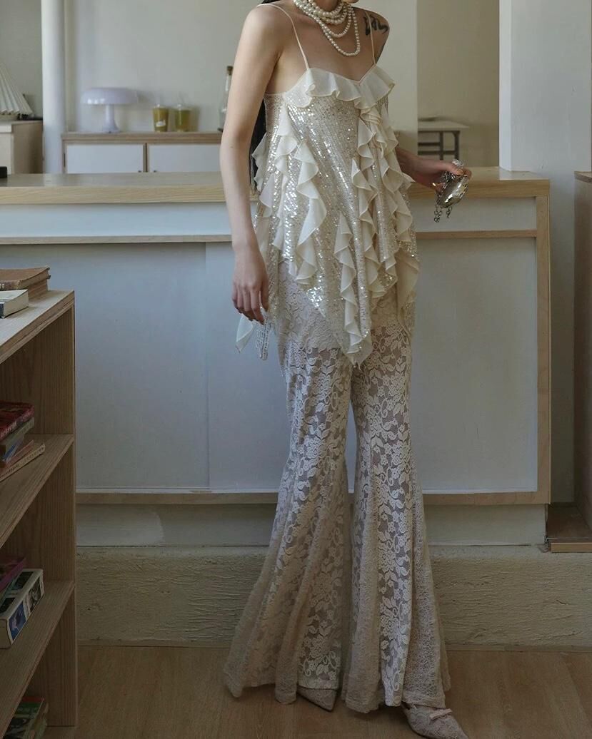 設計師家細肩帶下擺不規則亮片雪紡背心+滿板蕾絲下擺魚尾喇叭褲