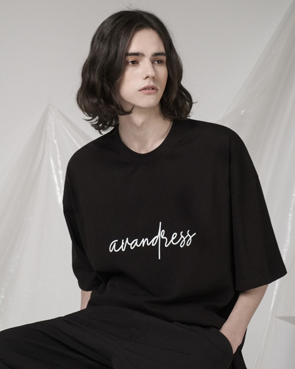 <預購> 韓國AVANDRESS經典手寫Logo短T