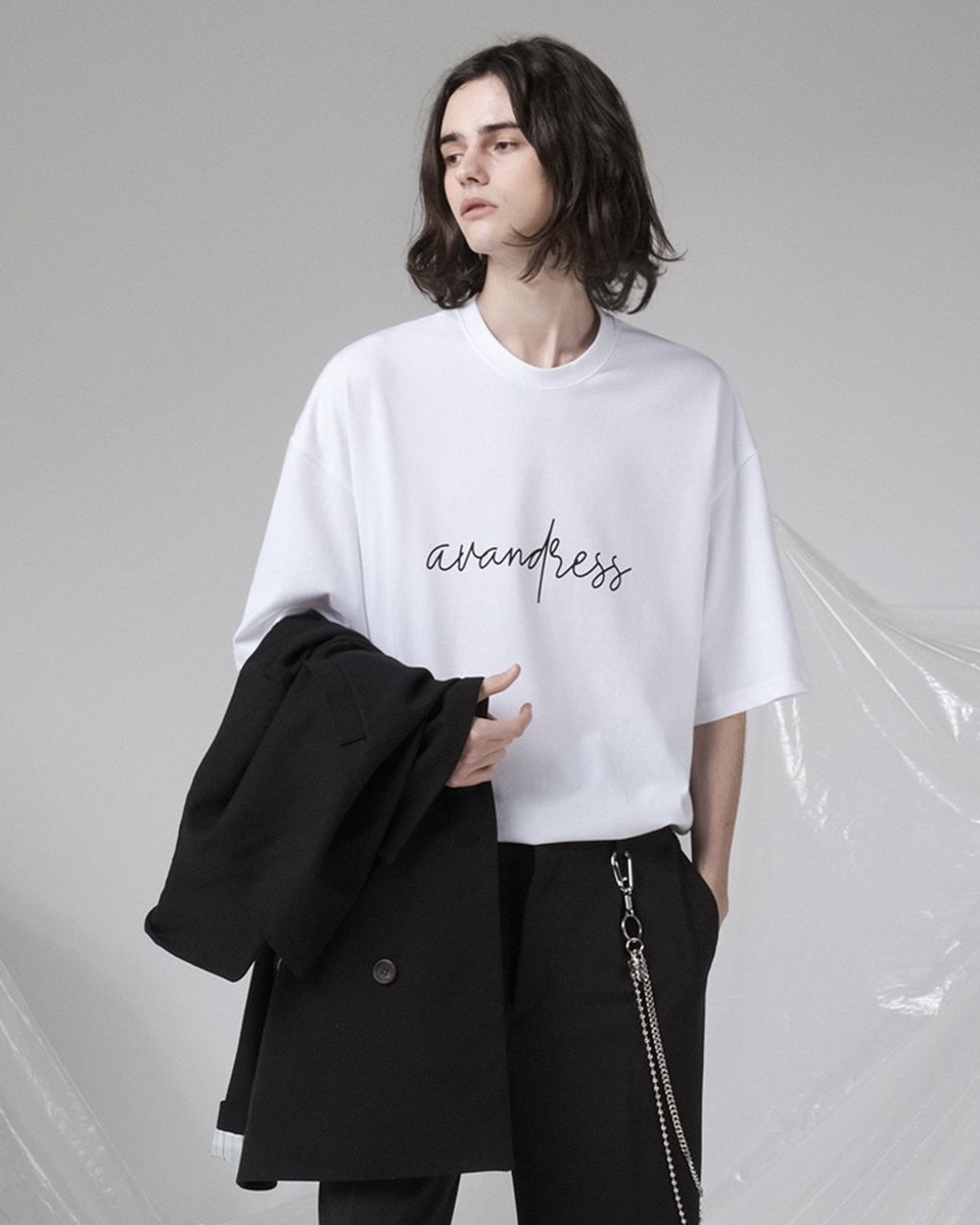 <預購> 韓國AVANDRESS經典手寫Logo短T
