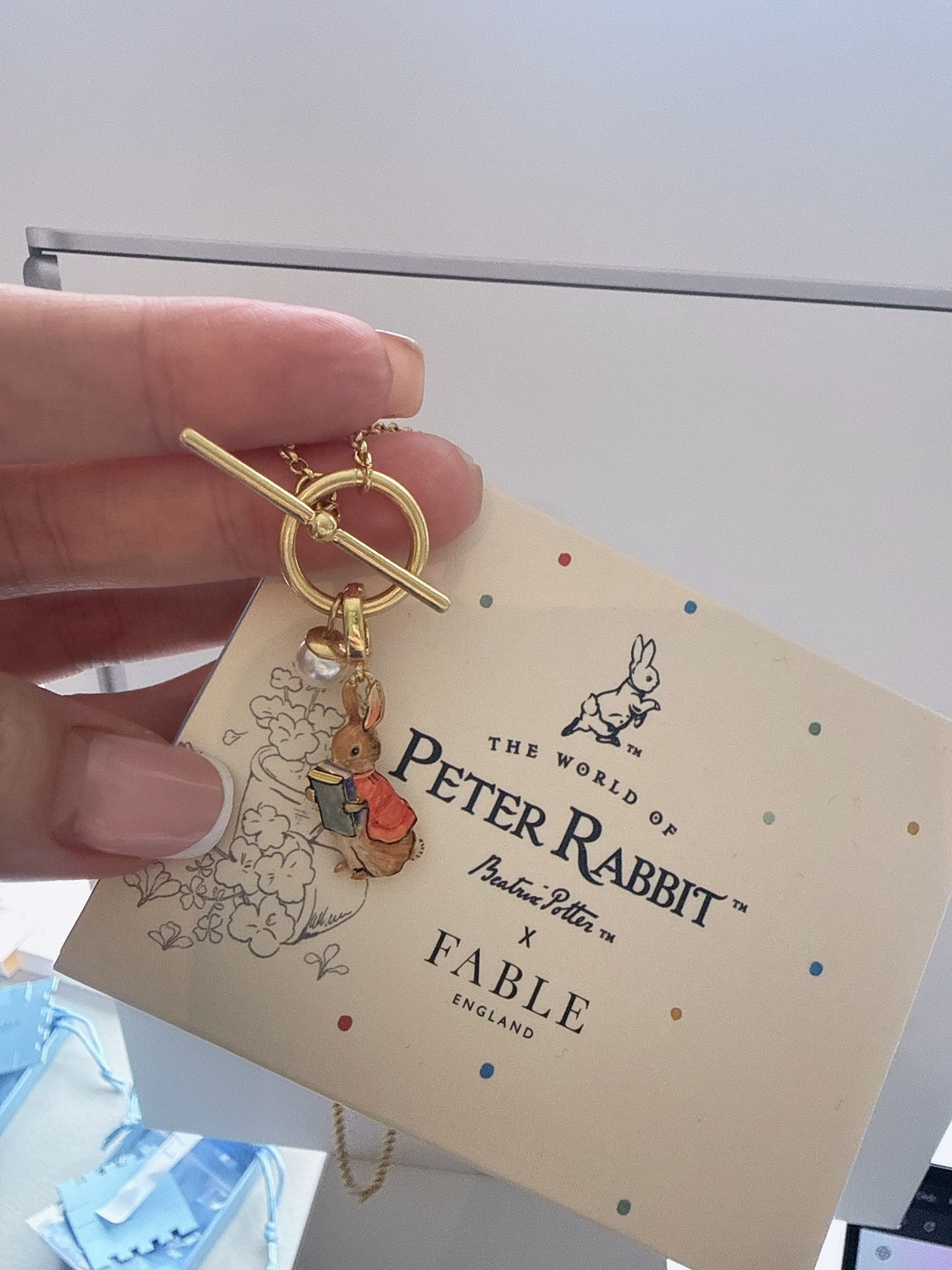 英國代購-Fable England x Peter Rabbit Cotton-tail Book Charm Toggle Necklace