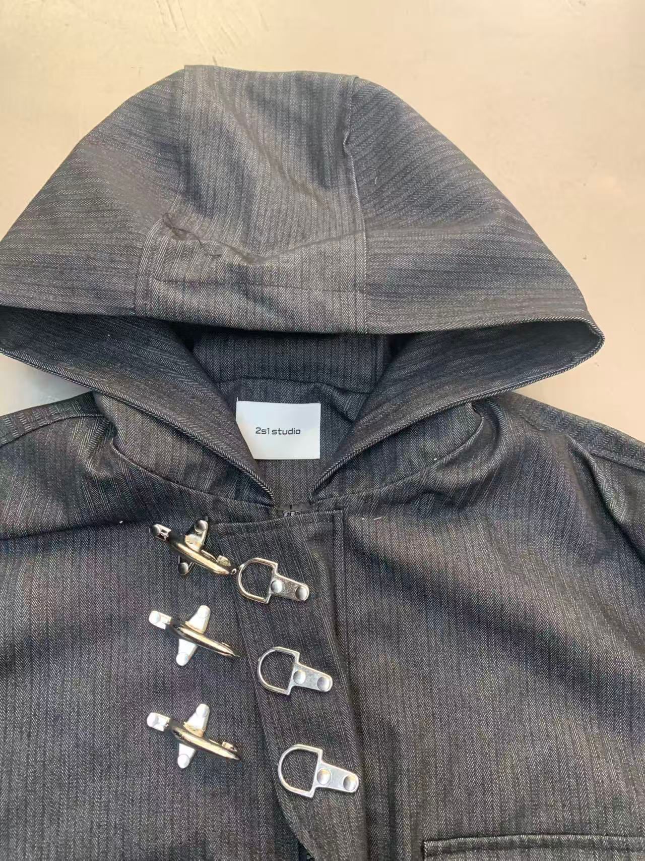 暗直紋連帽拉鍊外套 2S1-016JK