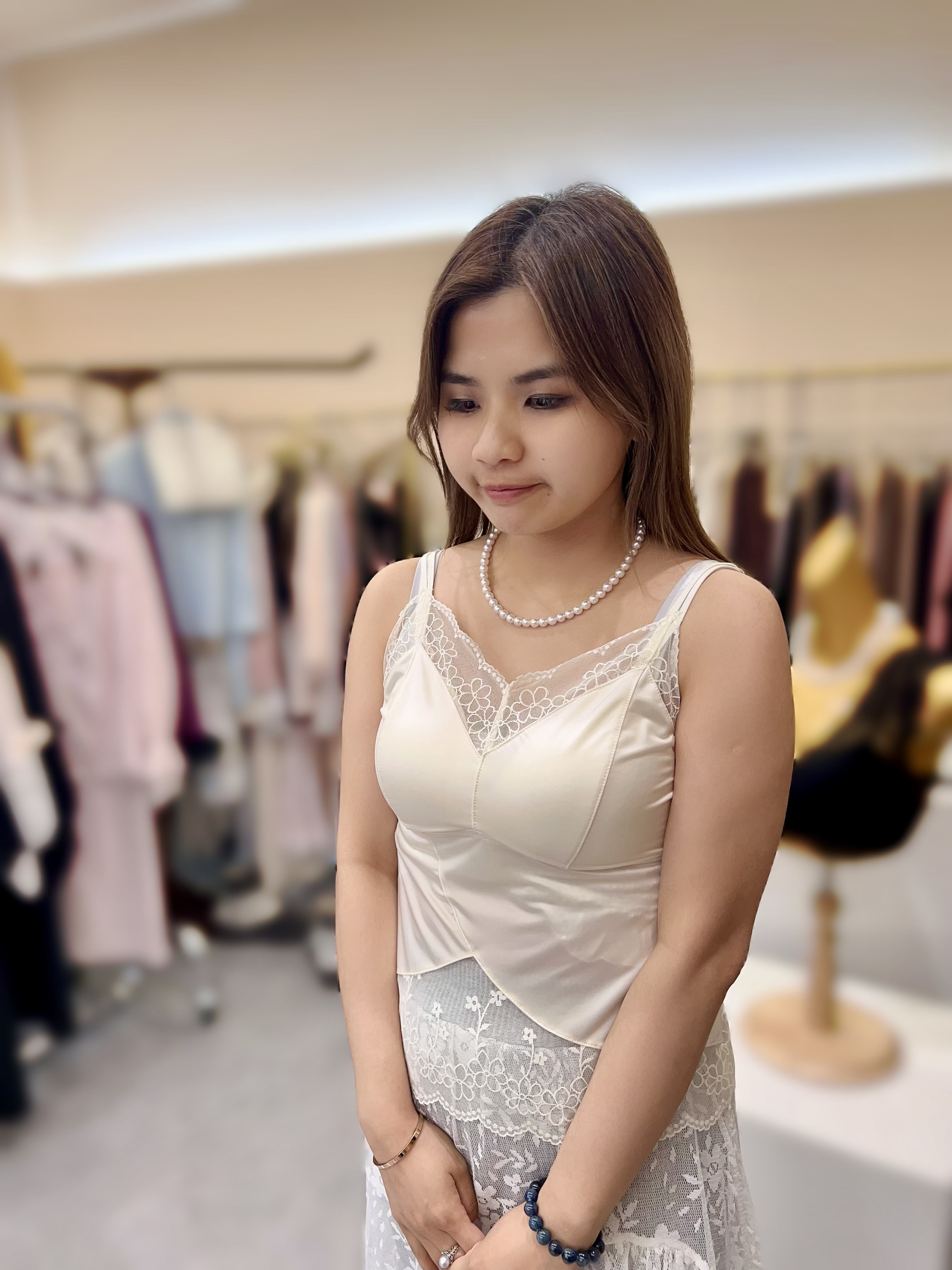 B12 KK66605 "訂製款 緞面蕾絲輕奢吊帶背心" $148/1  手捧杯