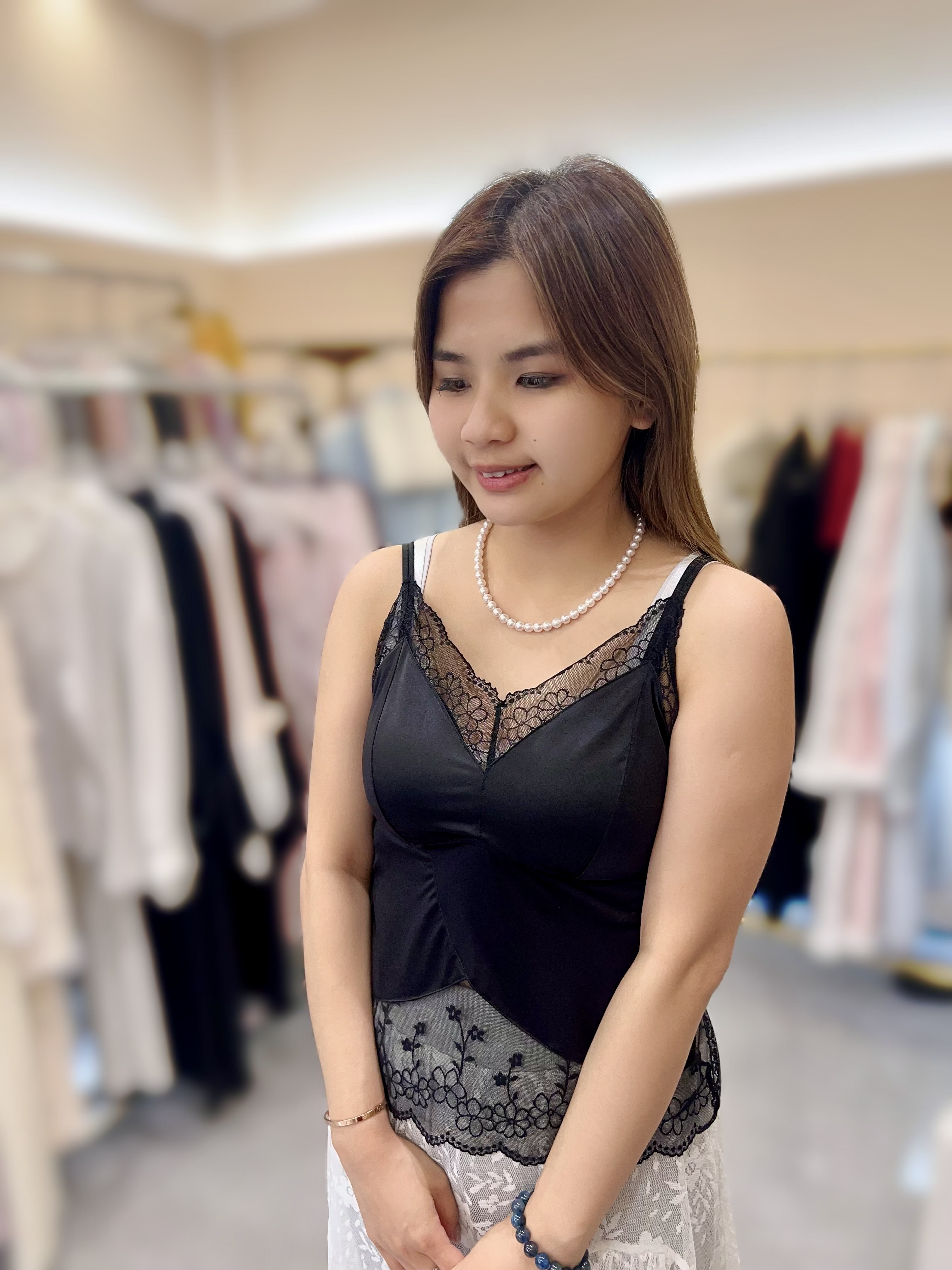 B12 KK66605 "訂製款 緞面蕾絲輕奢吊帶背心" $148/1  手捧杯